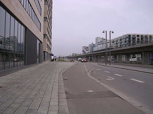 On the right, the Metro, near the Bella Center. In the foreground you can see the dedicated, curbed bicycle path, common throughout the city. 